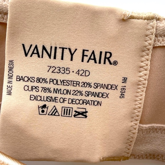 Vanity Fair - Body Caress Bra - Nude - NWT Bundle 2 or more items for 20% off. - Picture 3 of 6